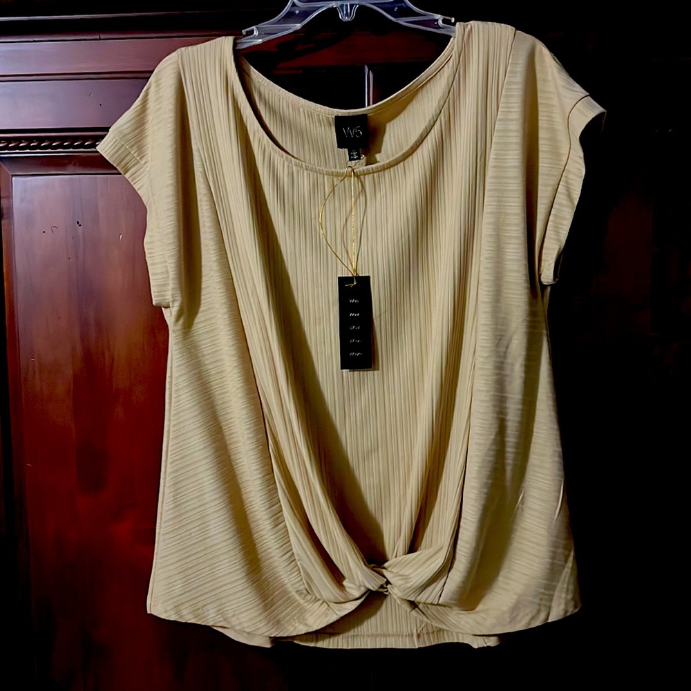 Knit pull on top